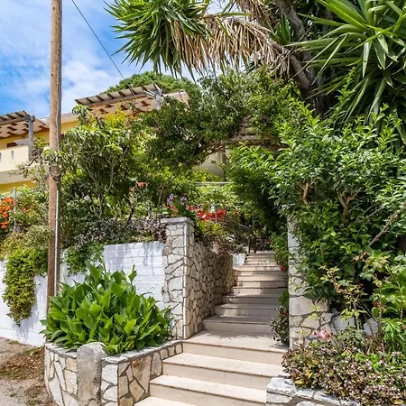 Captain Fotis 3 Lägenhet Pondi