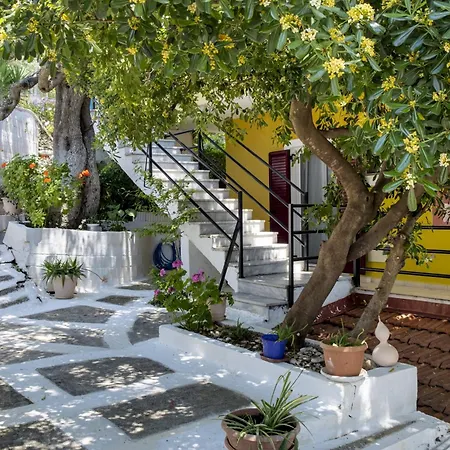 Captain Fotis 3 * Pondi