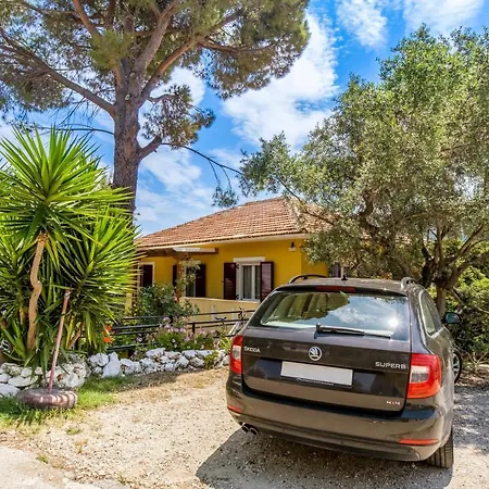 Captain Fotis 3 Apartment